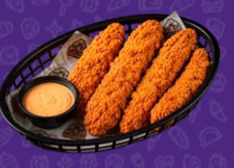 Chicken Tenders im Korb mit Dip